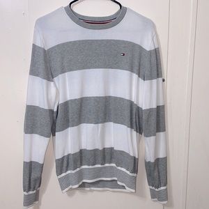 Tommy Hilfiger sweater. Size medium and fits true to size, only been worn twice